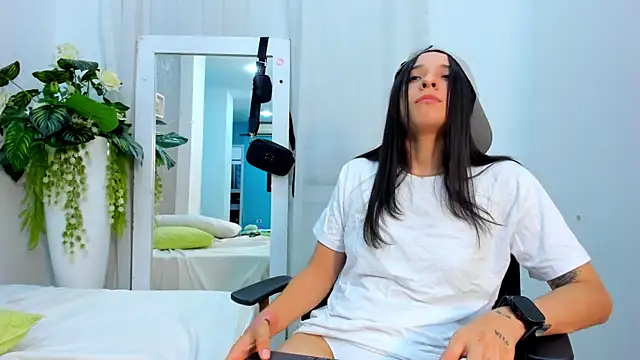 ViictoriiaSaenz webcam