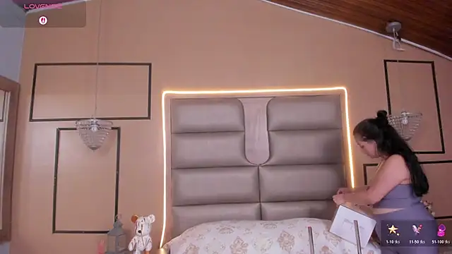 CAYLINCOLLINS webcam