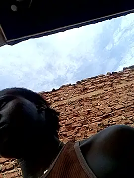 Black_juicy24 webcam