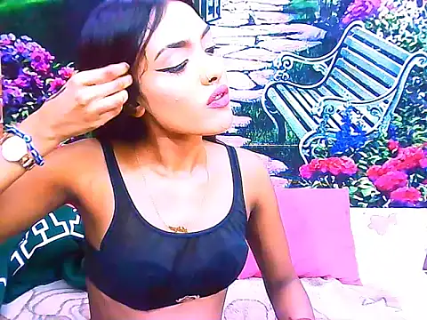IndianPretty14u2Luv webcam