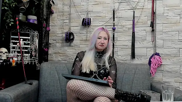 CruelMistress webcam