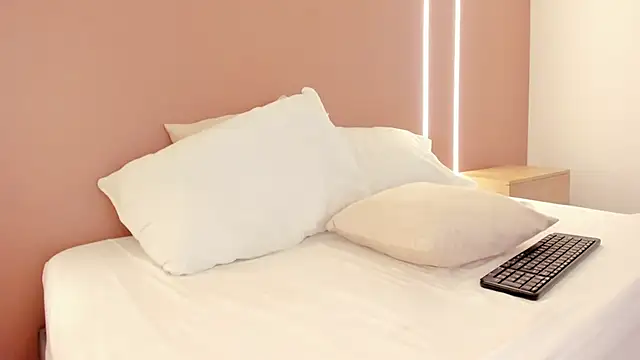 ariadna_boneville webcam