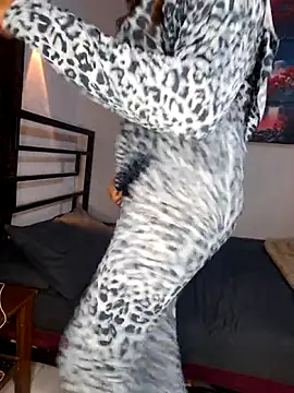 gogomido1 - Gogomido1's free webcam - UK Sex Cams