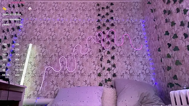 VictoriaDeese webcam