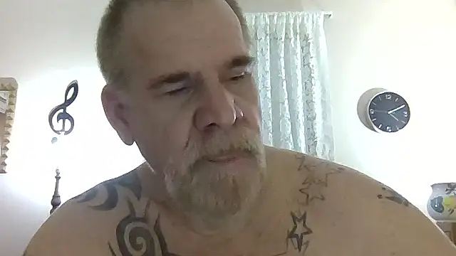 Caesar_Baxter webcam