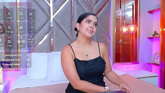 Martina-Roberts- webcam