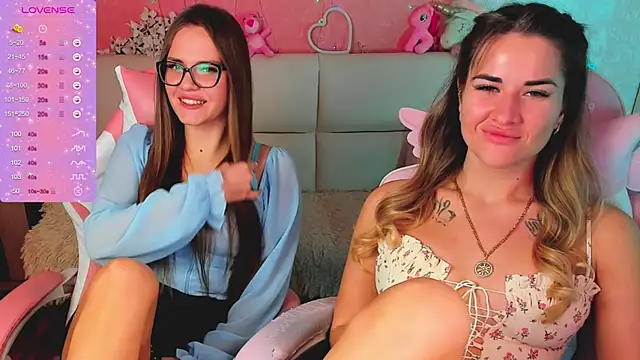 hotty_girls_here webcam