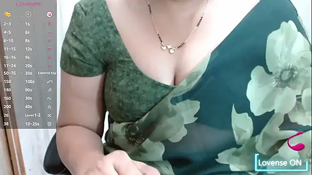 hot_neelu