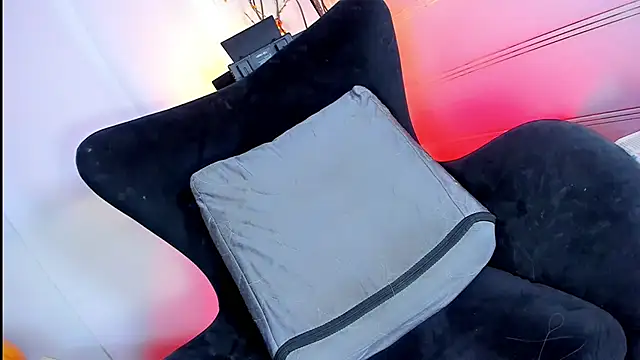 MargaretQualley webcam