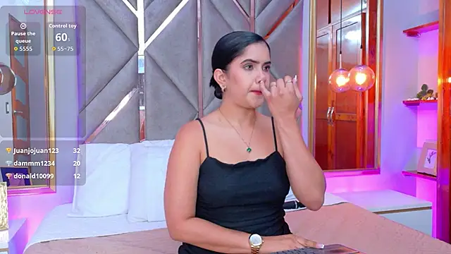 Martina-Roberts- webcam