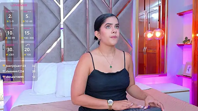 Martina-Roberts- webcam