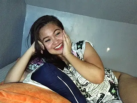 chillntalkmami (F young) - Im back wanna chill with me?