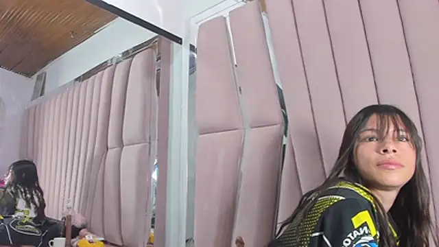 Sasha_Petitte webcam