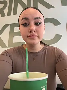 kirasunshine - KiraSunshine's free webcam - UK Sex Cams