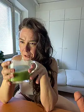 MilkyHoneyLullabies webcam