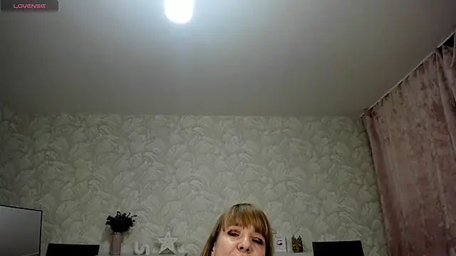 kattypeachx - KattyPeachX's free webcam - UK Sex Cams