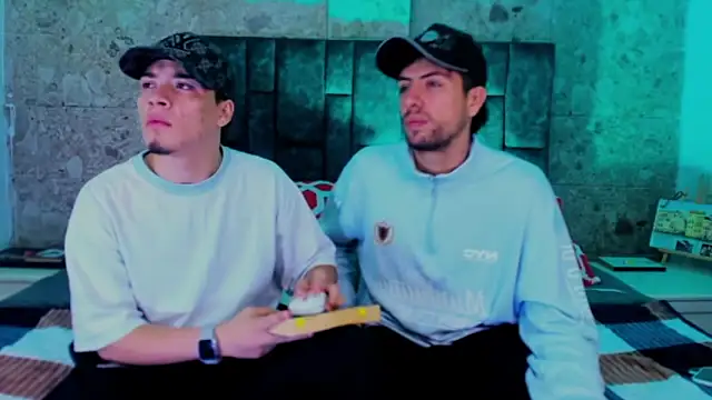 alex_and_christhoper webcam