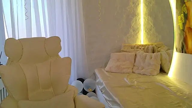 moniqque - Moniqque's free webcam - UK Sex Cams