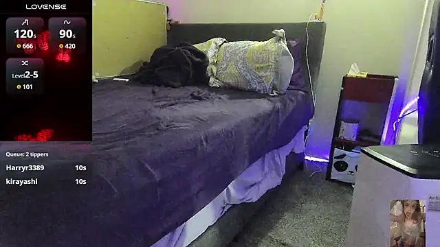 Preview of blondiewithanass