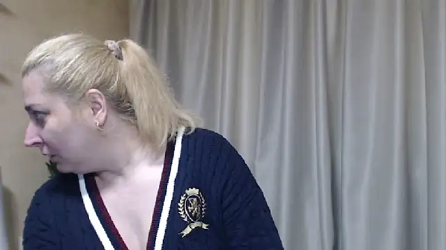 sweetpussy13 webcam