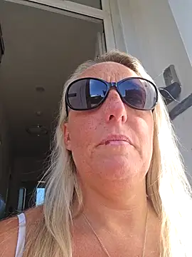 theblondecocklover webcam