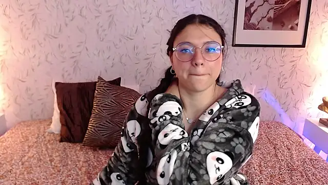 Angelie_Rosebrm webcam