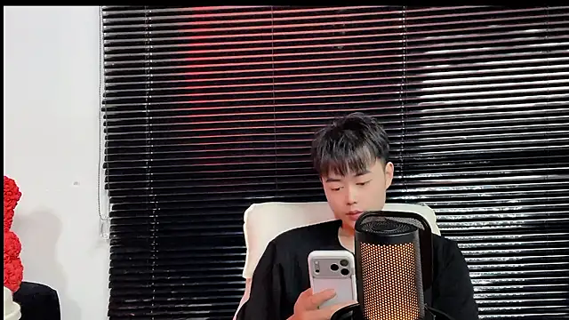 GUCCI-BOY1314 webcam