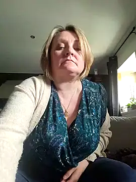 lady_charlyne (Ask my age) - God chatte