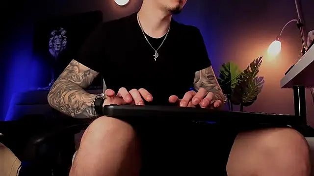 uptomatty (M young) - Party! #master #findom #feet #leather