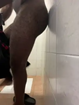 nice686@xh (Ask my age) - Missionary And open ass for 10mit