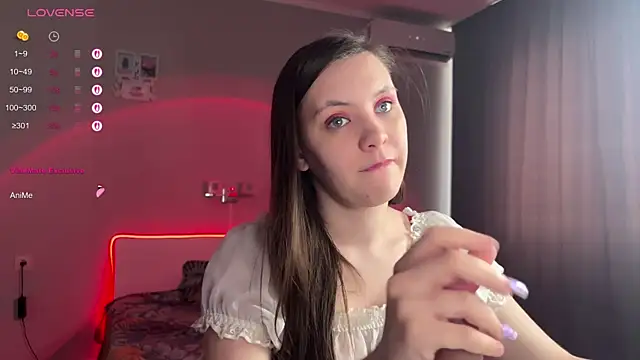 katherine___ross (Ask my age) - Caress pussy through panties