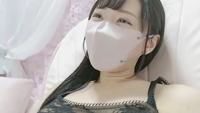 moe_o0 (F young) - 立ちバックアングルでお尻突き出し2分♡