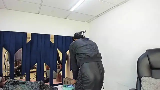 Aisha_hotts777 webcam