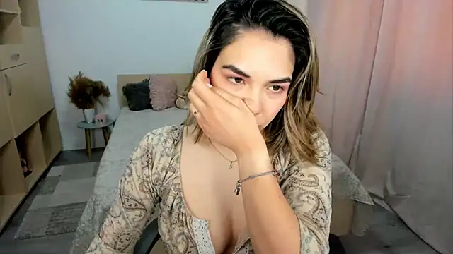 AlexaJuly webcam