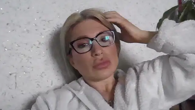 fox_red_lady7 webcam