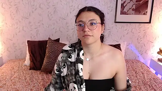 Angelie_Rosebrm webcam