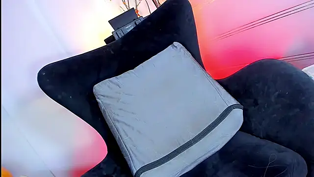 MargaretQualley webcam