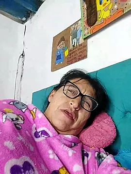 Webcam Model (clarita_01)  is live.Free join now!