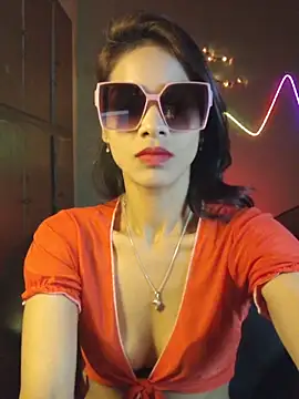 ivy_the_goddess (Ask my age) - ASS  & pussy SHOW CLOESUP