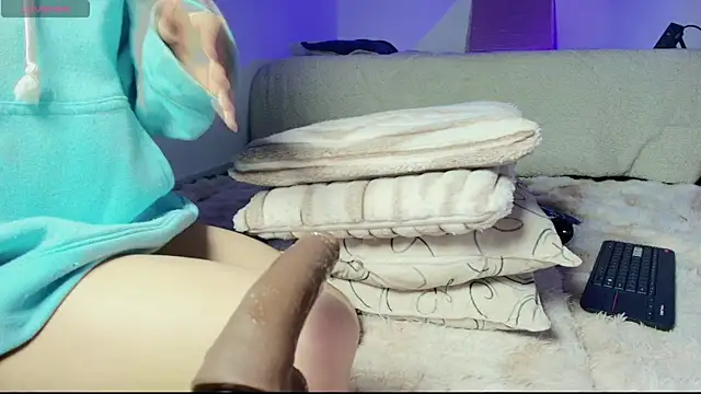 Madeline_Dreams webcam