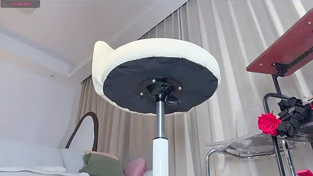 Yr_kitten_333 webcam