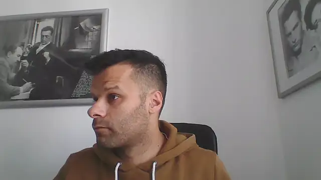 frocetto93 - FROCETTO93's free webcam - UK Sex Cams