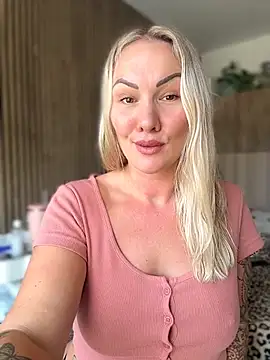 NastyMilf_ from StripChat is Freechat