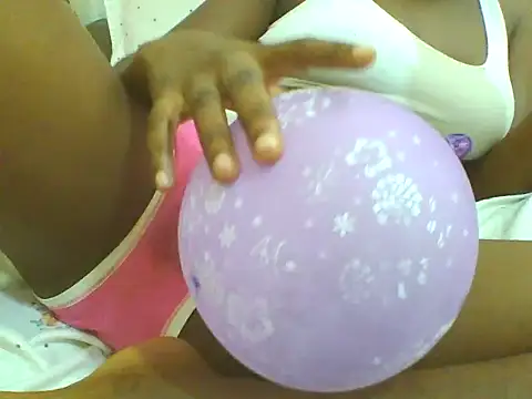 Melodious-Lizz webcam