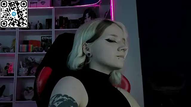 Holy_Mistress_S webcam