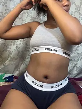 NaughtyShawdy webcam