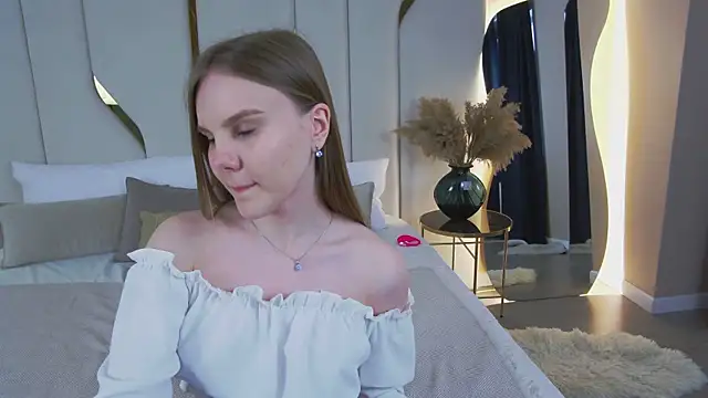 lili_lohan - Lili_Lohan's free webcam - UK Sex Cams