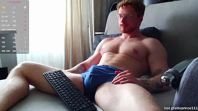 chris_boy3737 webcam