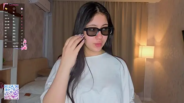 LachelleLeder webcam