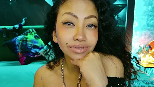 elyaquinn - ElyaQuinn's free webcam - UK Sex Cams